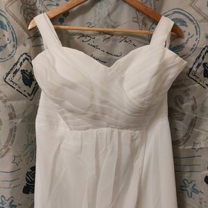 Elegant White Chiffon Wedding Dress